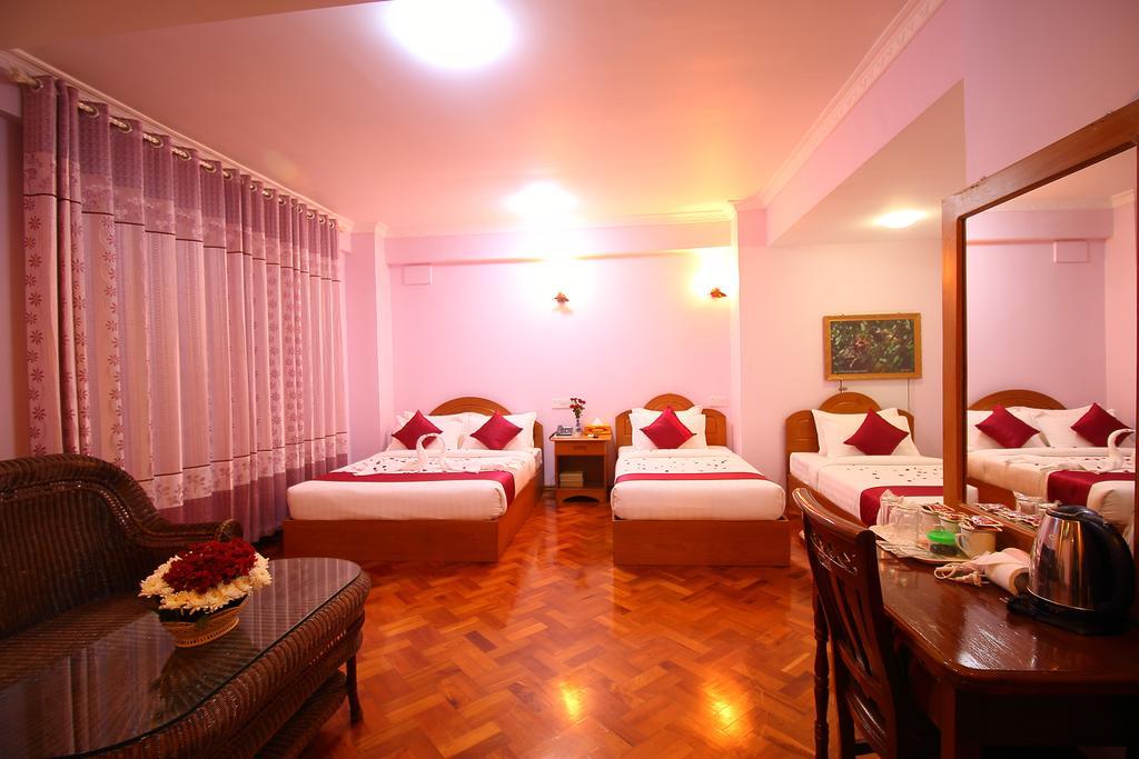 Hotel United Mandalay Buitenkant foto