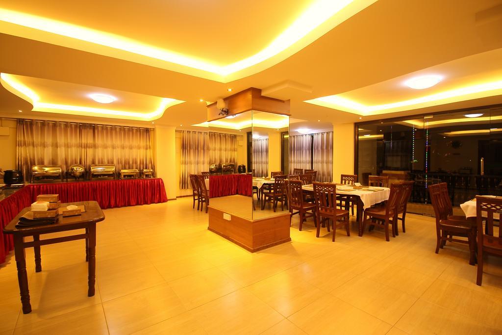 Hotel United Mandalay Buitenkant foto