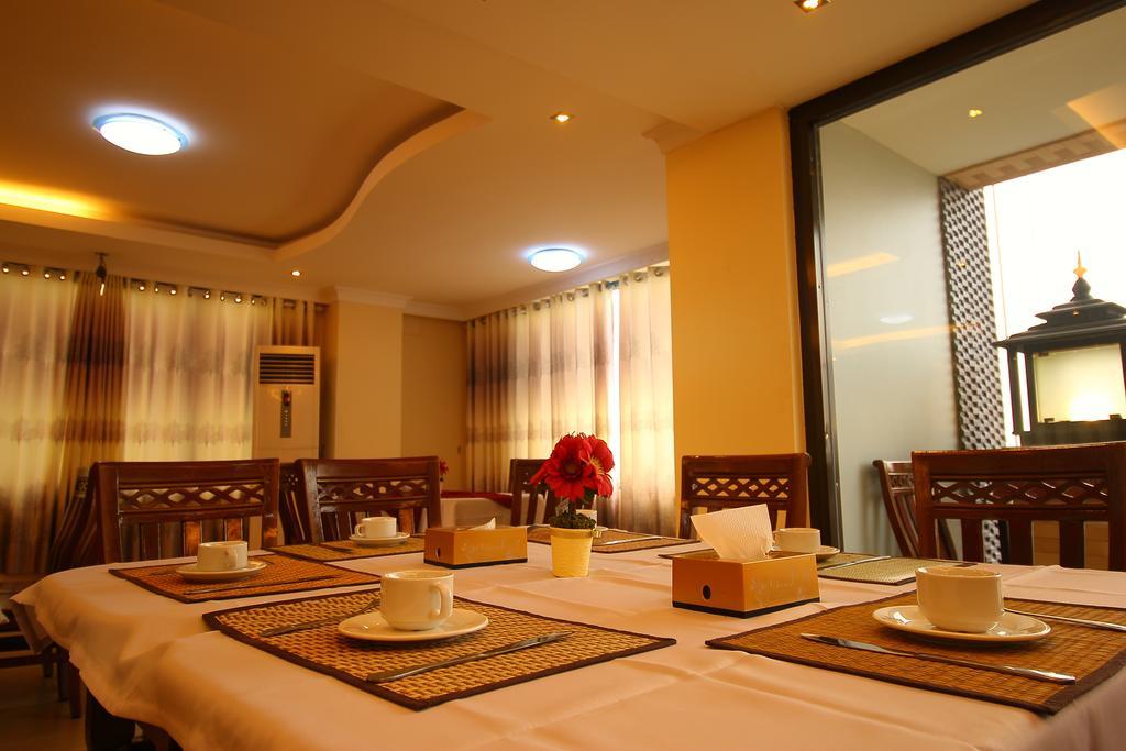 Hotel United Mandalay Buitenkant foto