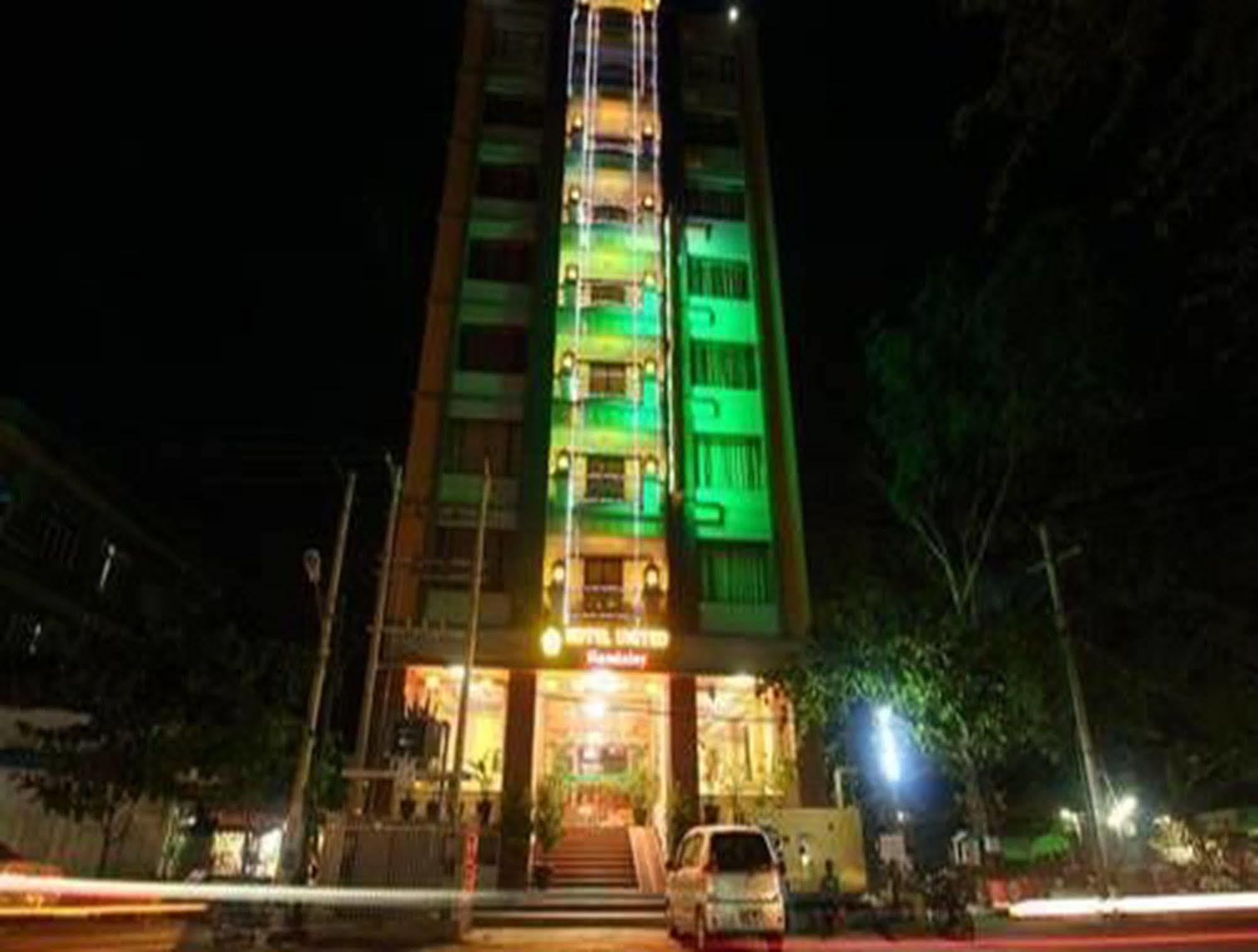 Hotel United Mandalay Buitenkant foto