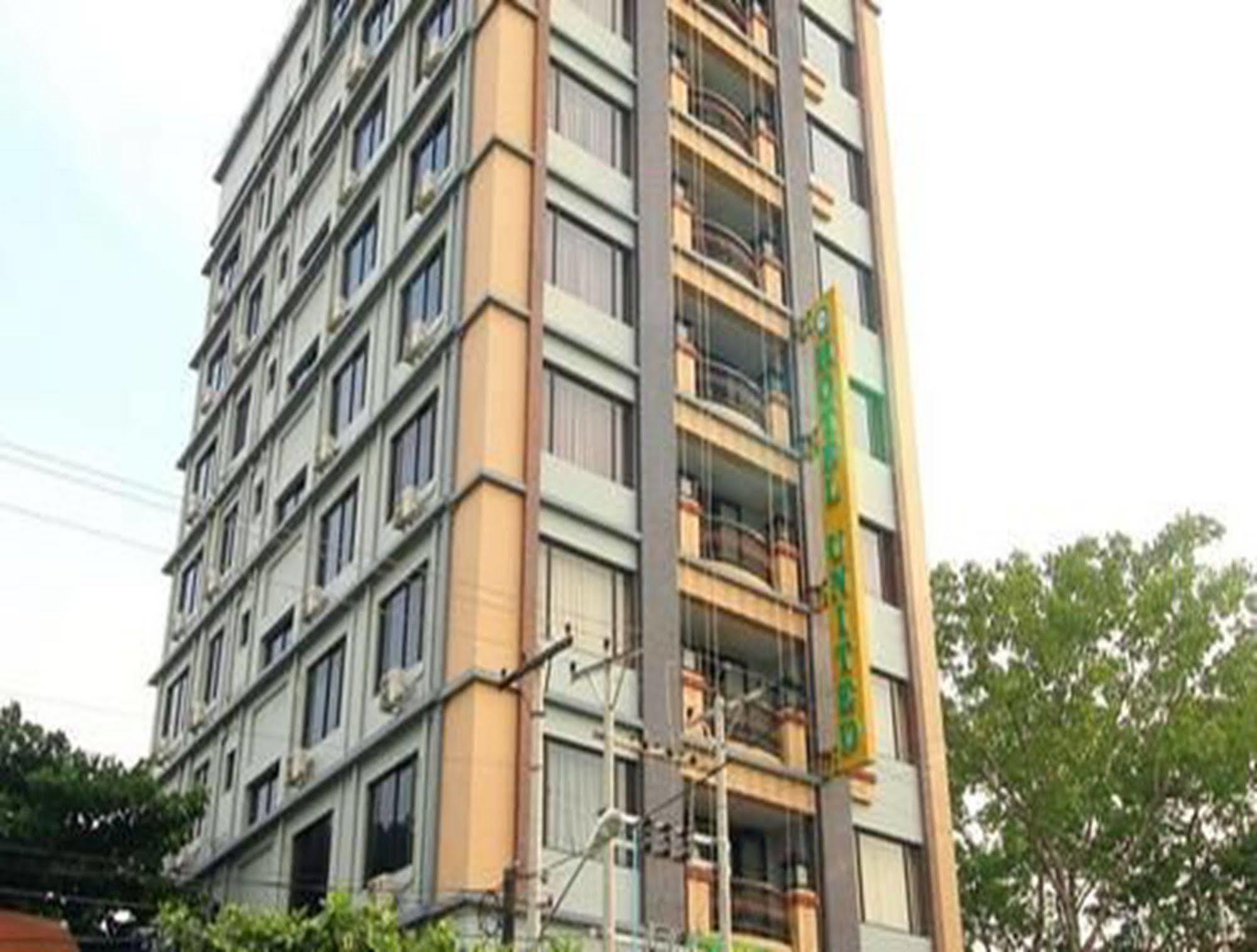 Hotel United Mandalay Buitenkant foto