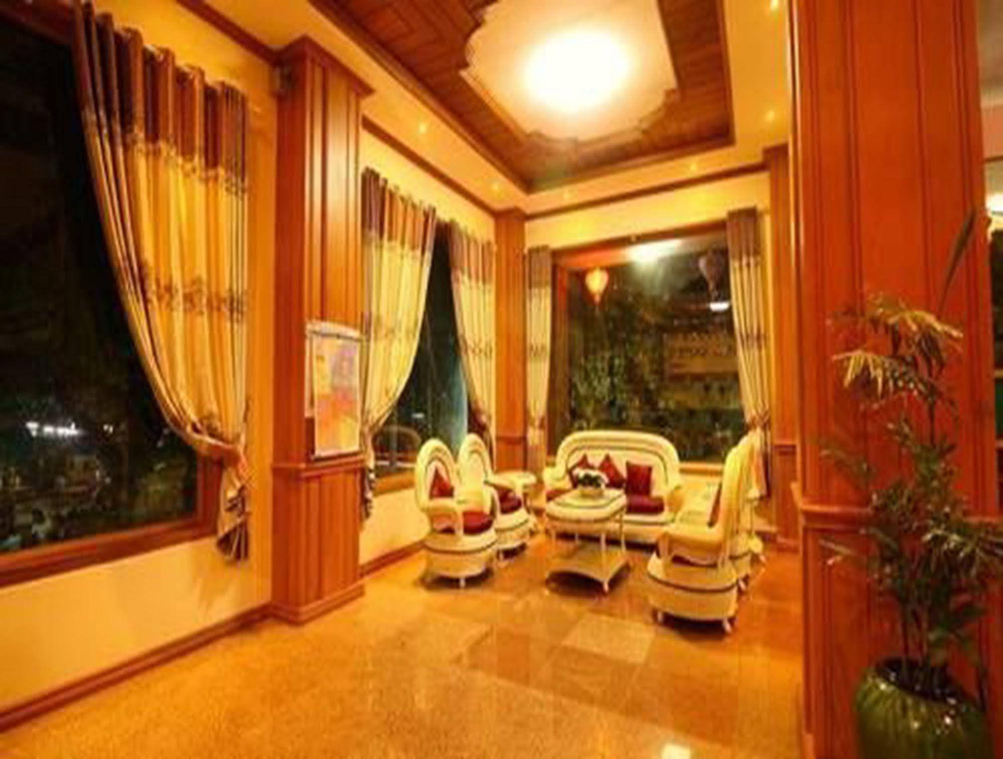 Hotel United Mandalay Buitenkant foto