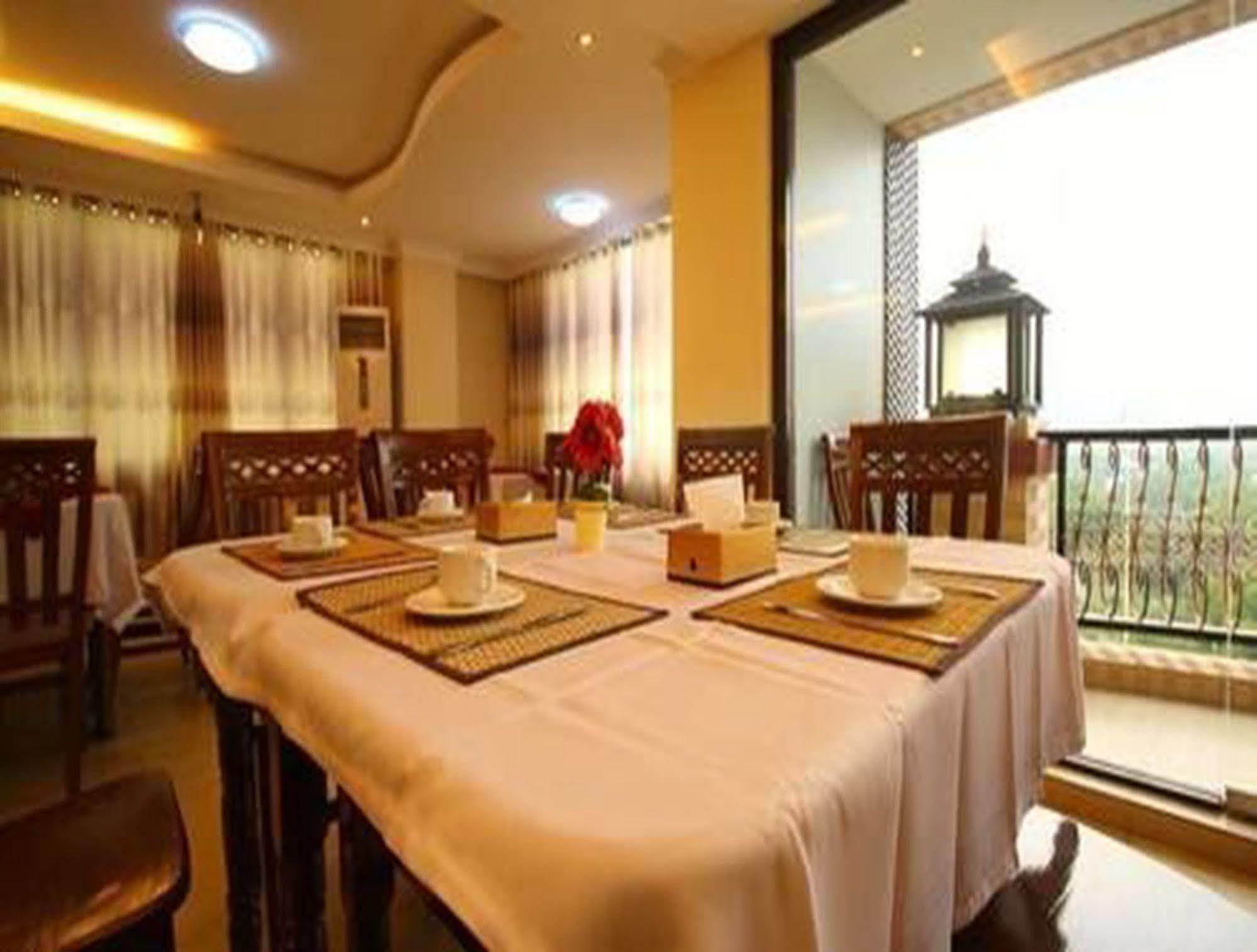 Hotel United Mandalay Buitenkant foto