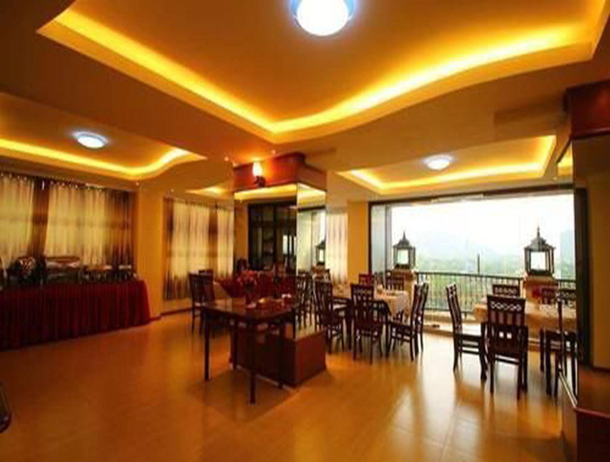 Hotel United Mandalay Buitenkant foto