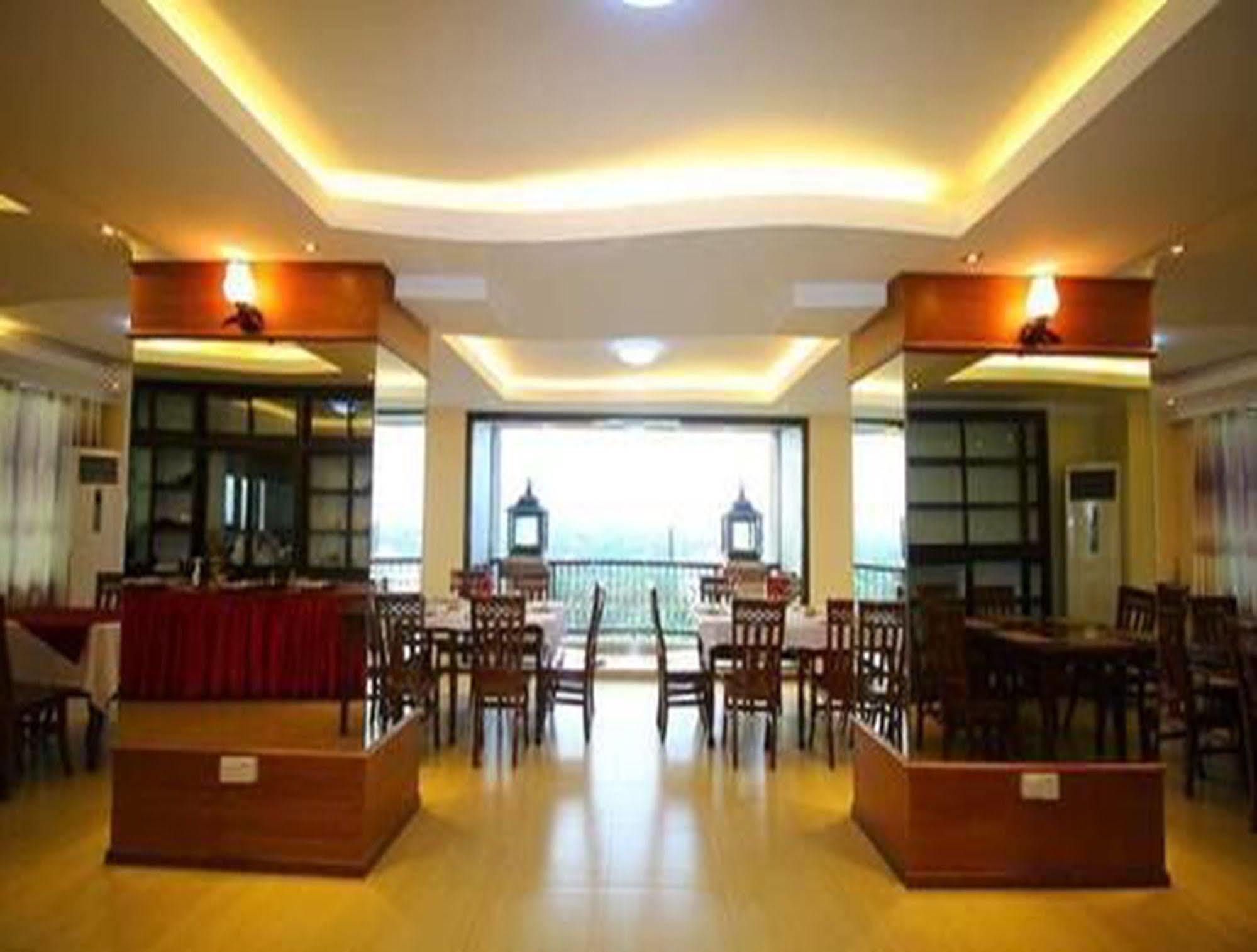 Hotel United Mandalay Buitenkant foto