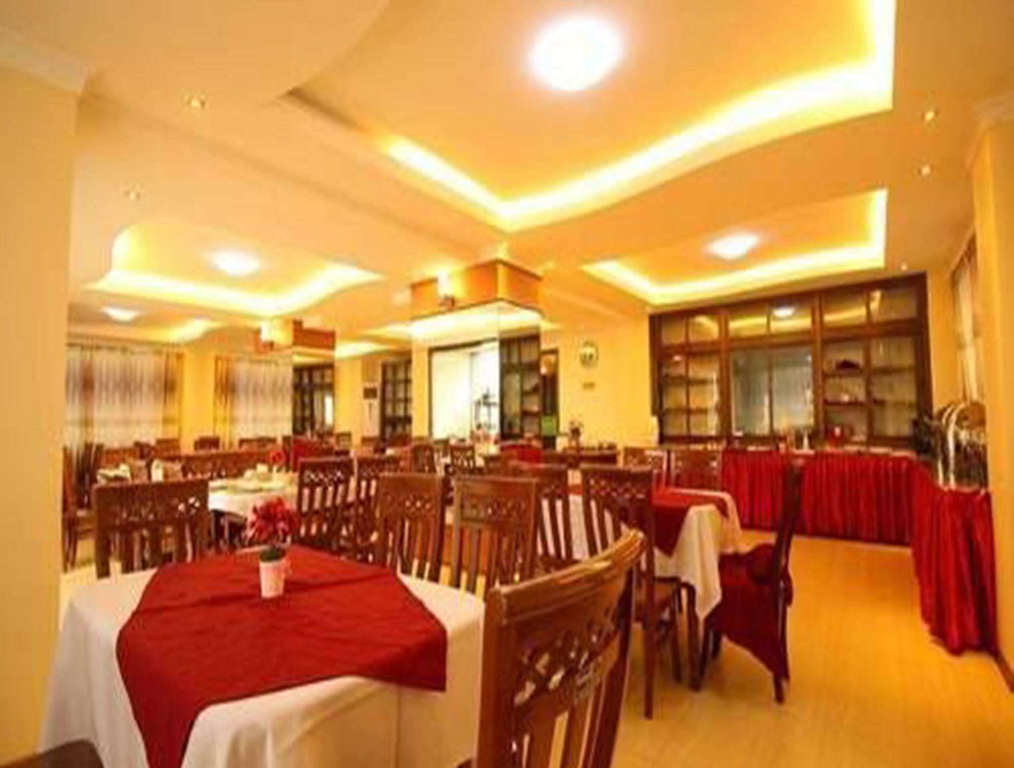 Hotel United Mandalay Buitenkant foto