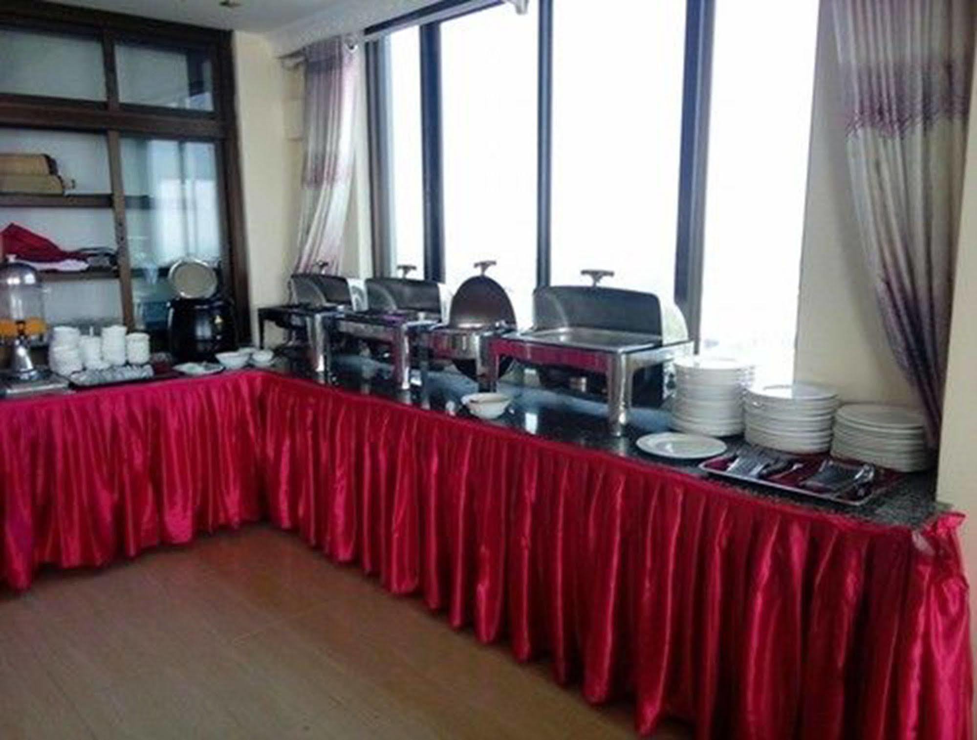 Hotel United Mandalay Buitenkant foto