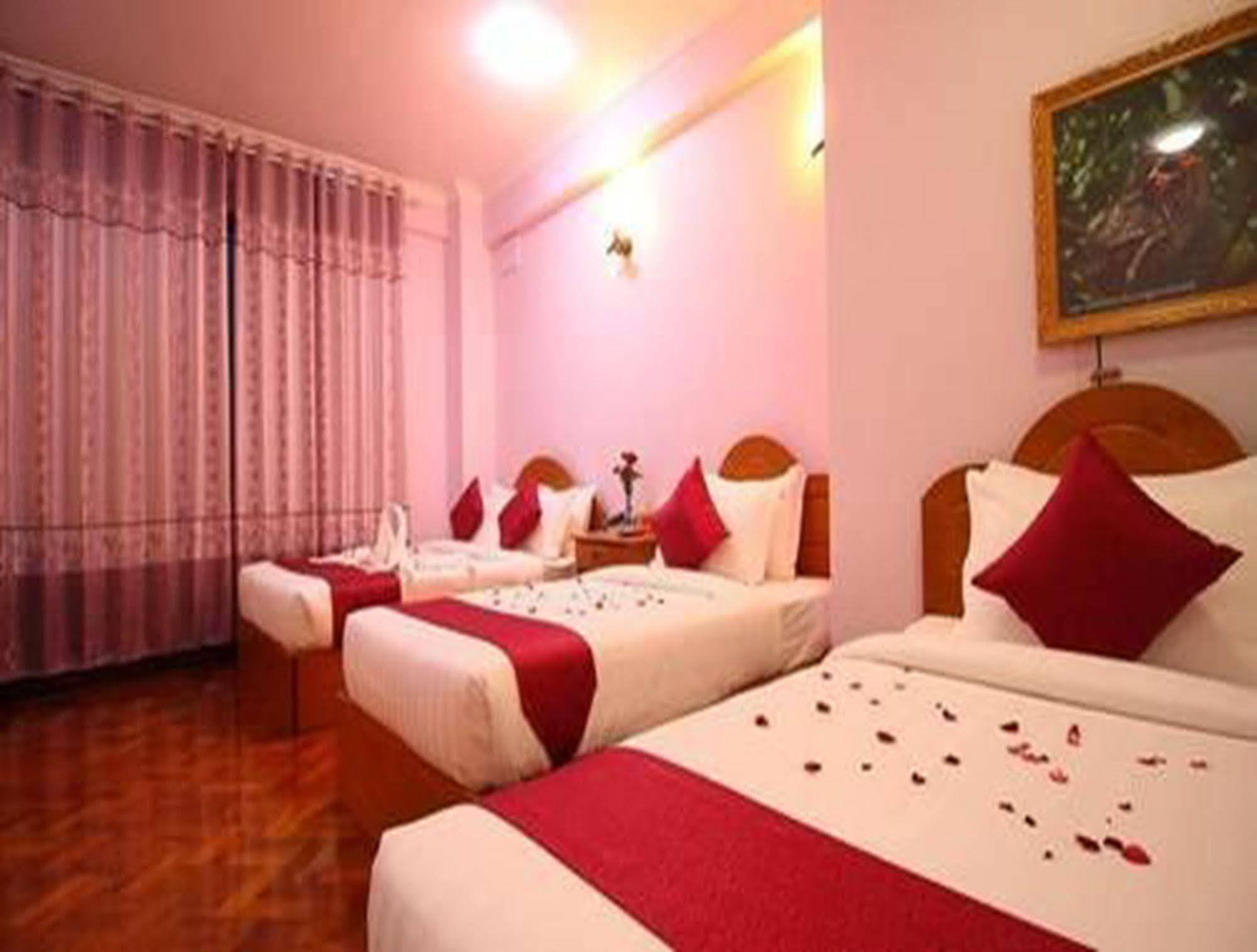 Hotel United Mandalay Buitenkant foto